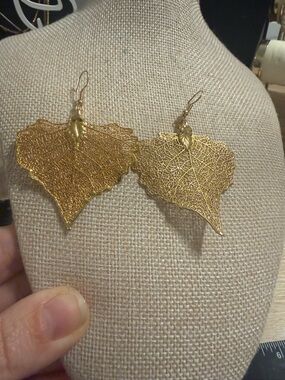 Gold Leaf Filigree Drop Earrings - Women Jewelry